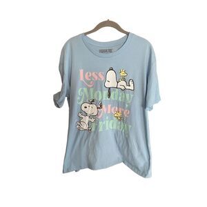 Peanuts, snoopy, NWT short sleeve, blue graphic, T-shirt, size medium